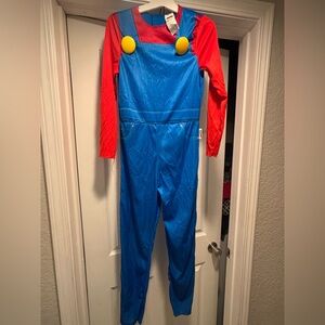 Super Mario Costume 10/12